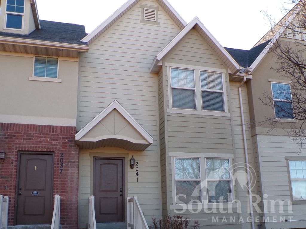 2041 West Crescent Row